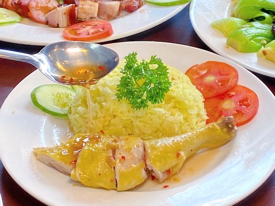 Cơm Gà Xối Bơ Cô Út - Hậu Giang