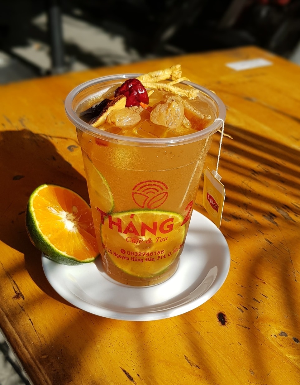 Tháng 2 Cafe & Cake - Nguyễn Hồng Đào