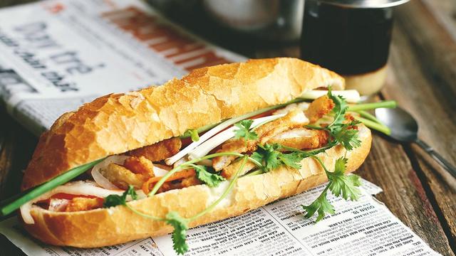 Bánh Mì Chả Cá - Nguyễn Thị Thập