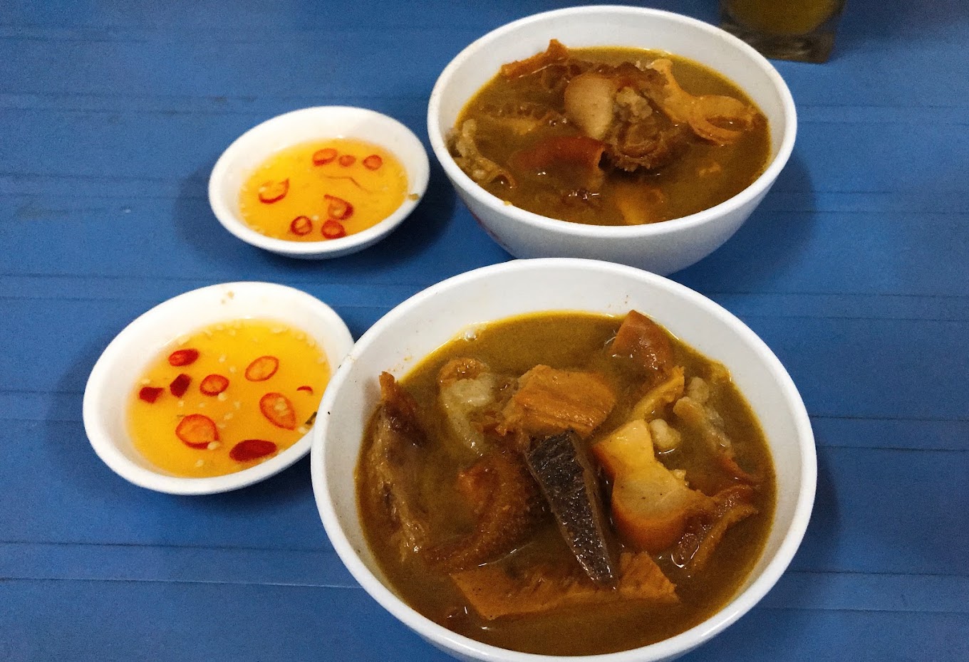 Phá Lấu Dì Nũi - Tôn Đản