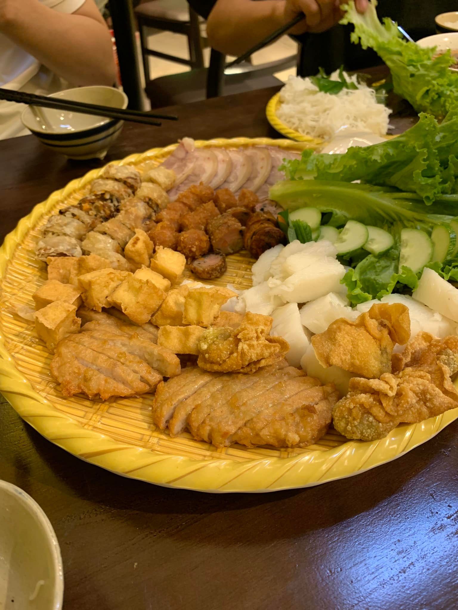 Phố Cổ Quán - Bún Đậu Mắm Tôm - Bàu Cát