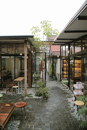 The Inner Hoian - Phan Bội Châu