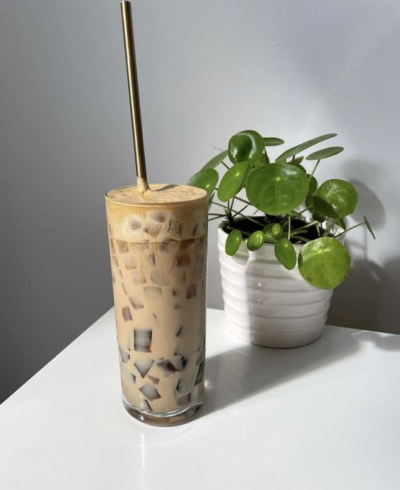 Ròm - Coffee & Trà Sữa - Hoàng Hoa Thám
