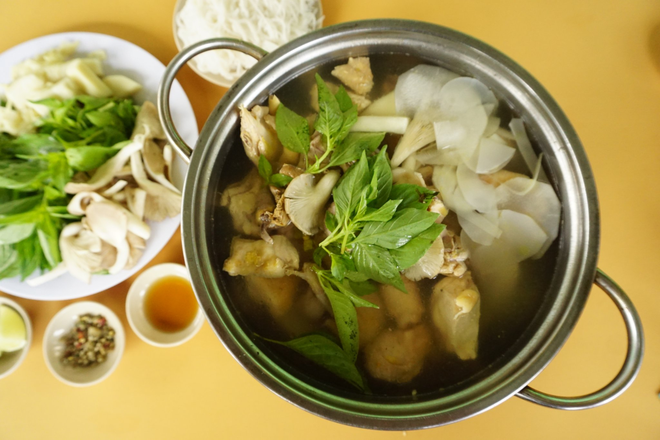 Thanh Lâm Quán - Lẩu Gà & Cơm Gà Phú Yên - Phan Huy Ích