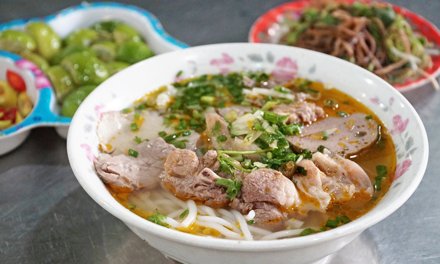 Bún Bò Huế Xưa  - Cao Thắng