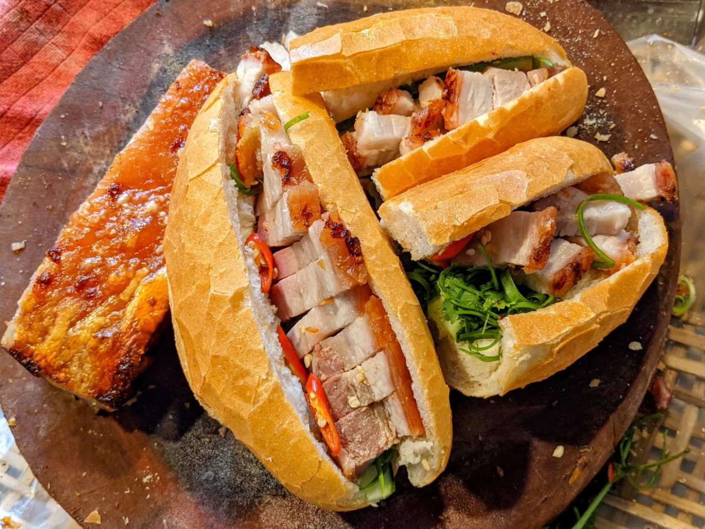 Bánh Mì Ba Hoàng - Thịt Nướng Lu & Xiên Nướng