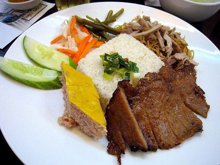Cơm Tấm Cô Hoa - Ngô Quyền
