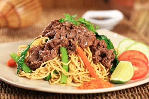 Cô Chín - Bột Chiên & Mì Xào Bò - Đường Số 44