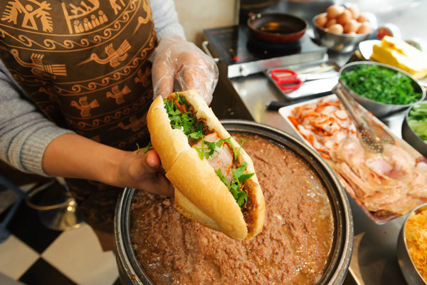 Bánh Mì Hà Nội 193 - Lê Quang Định