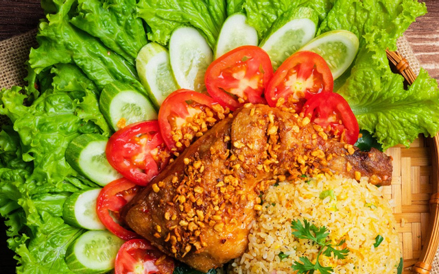 A Quàng - Cơm Gà Mắm Tỏi - Vườn Lài
