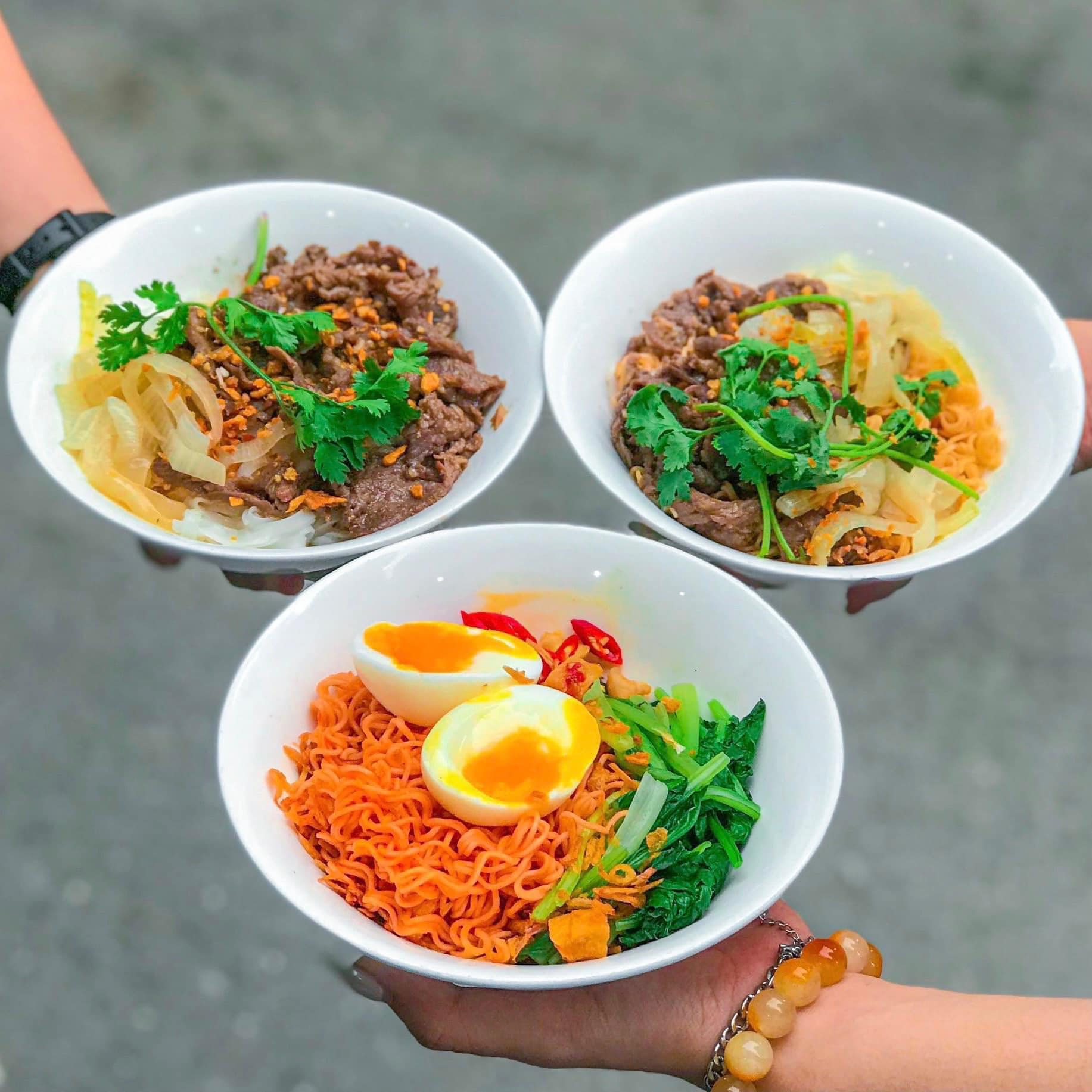 Mì Trộn Trứng Lòng Đào - Kỳ Đồng