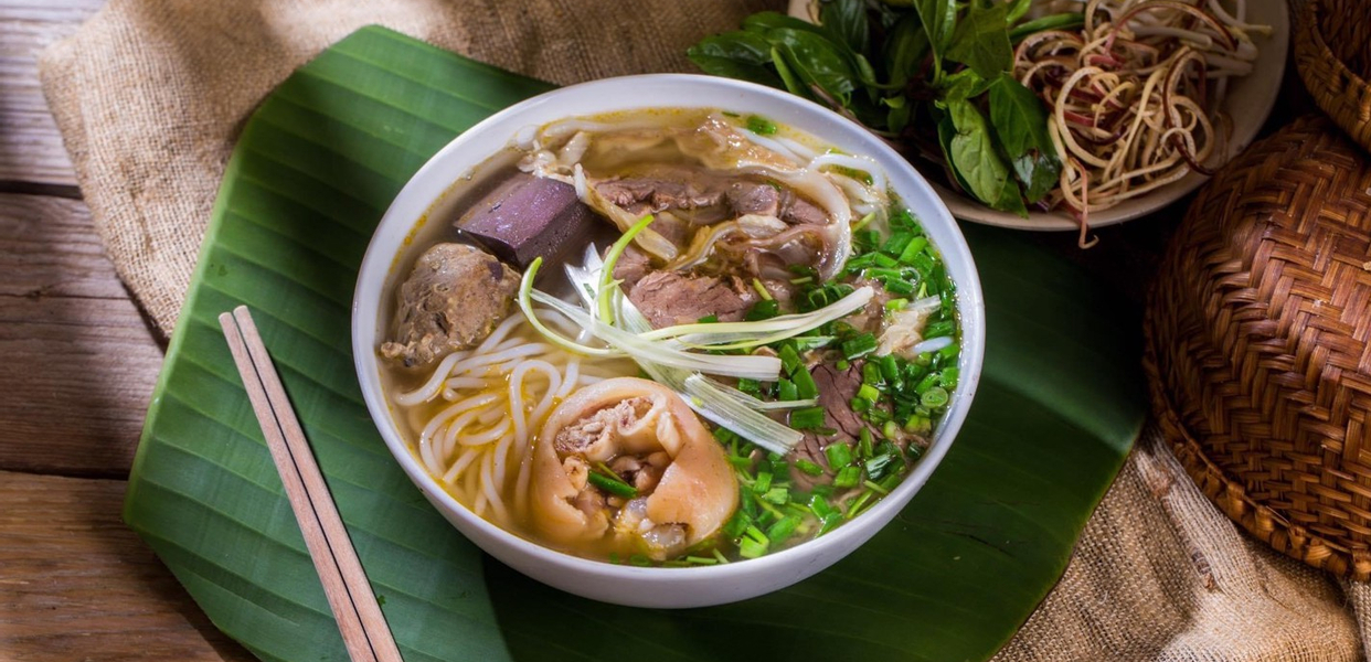 Bún Bò Huế Cây Bàng - Bình Quới