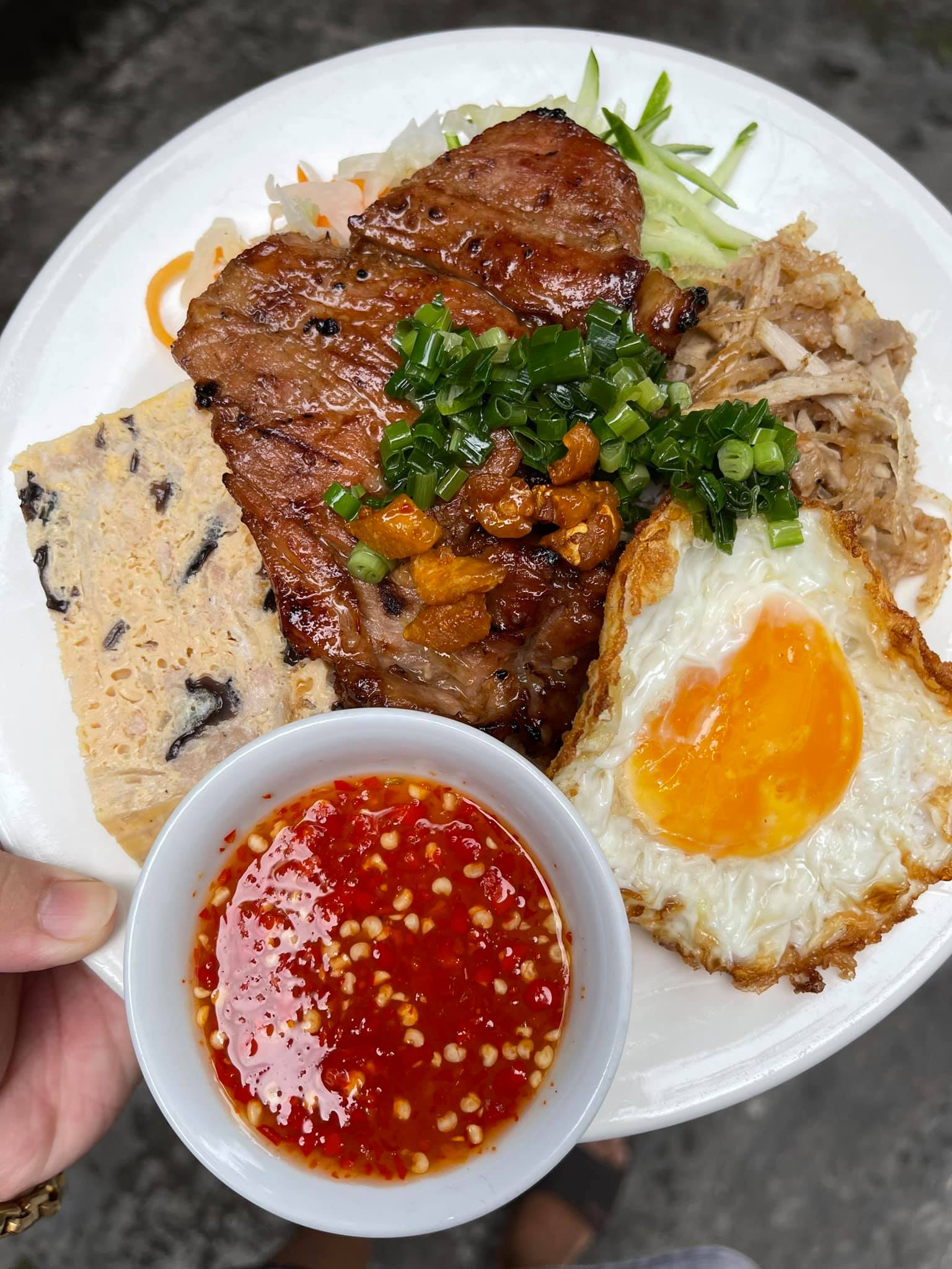 Cơm Tấm Bé Xuyên - Hồ Học Lãm