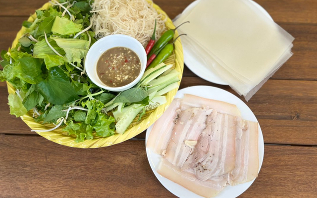 Bà Hiếu - Thịt Heo Hấp Cuốn Bánh Tráng - Đào Duy Từ