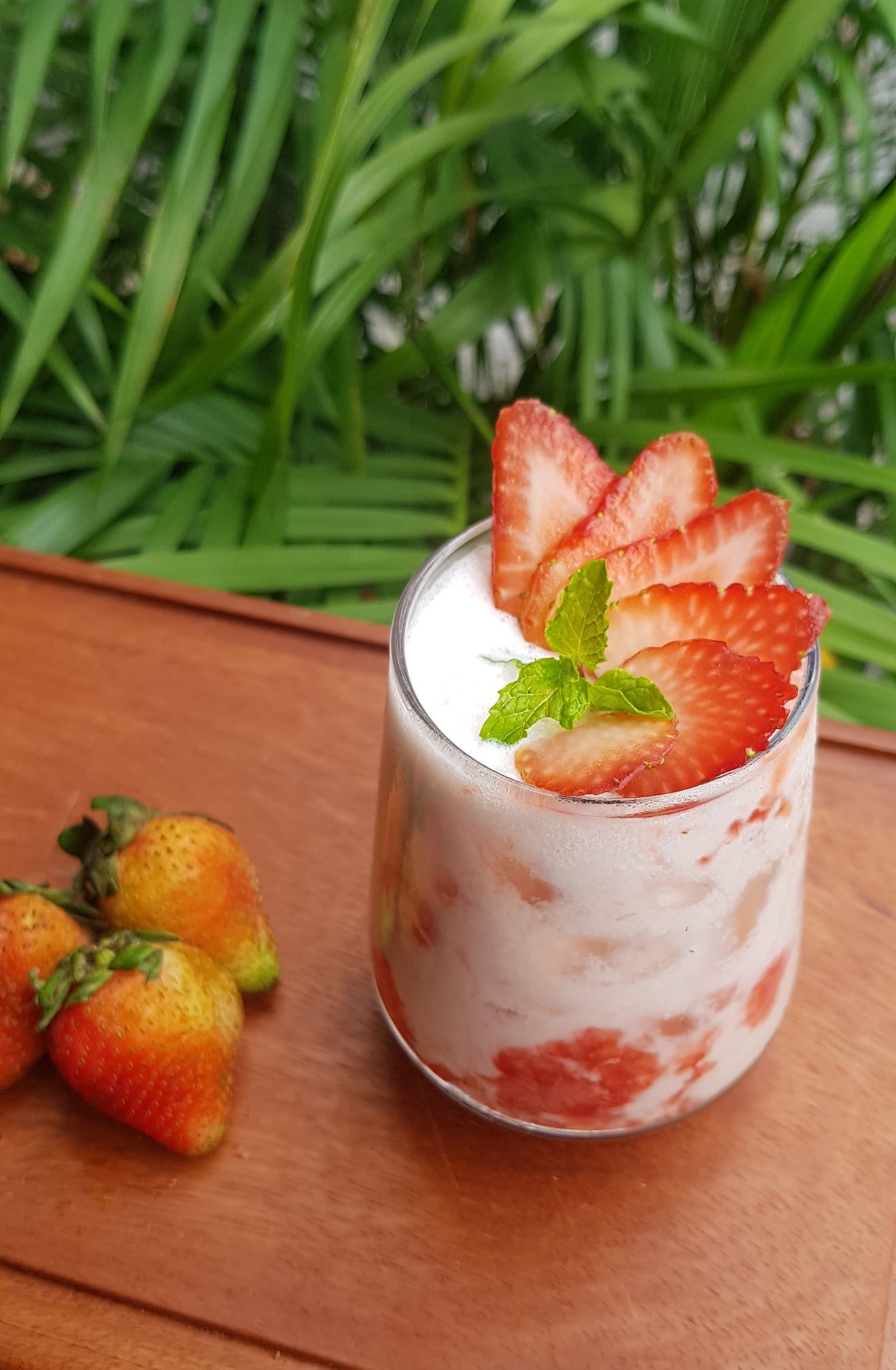 Tháng 2 Cafe & Cake - Nguyễn Hồng Đào