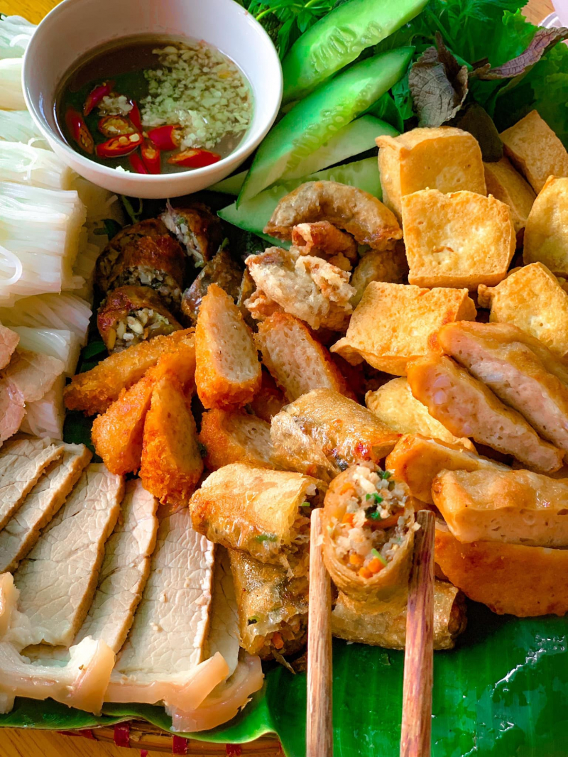 Bún Đậu Mắm Tôm Qéo - Võ Oanh