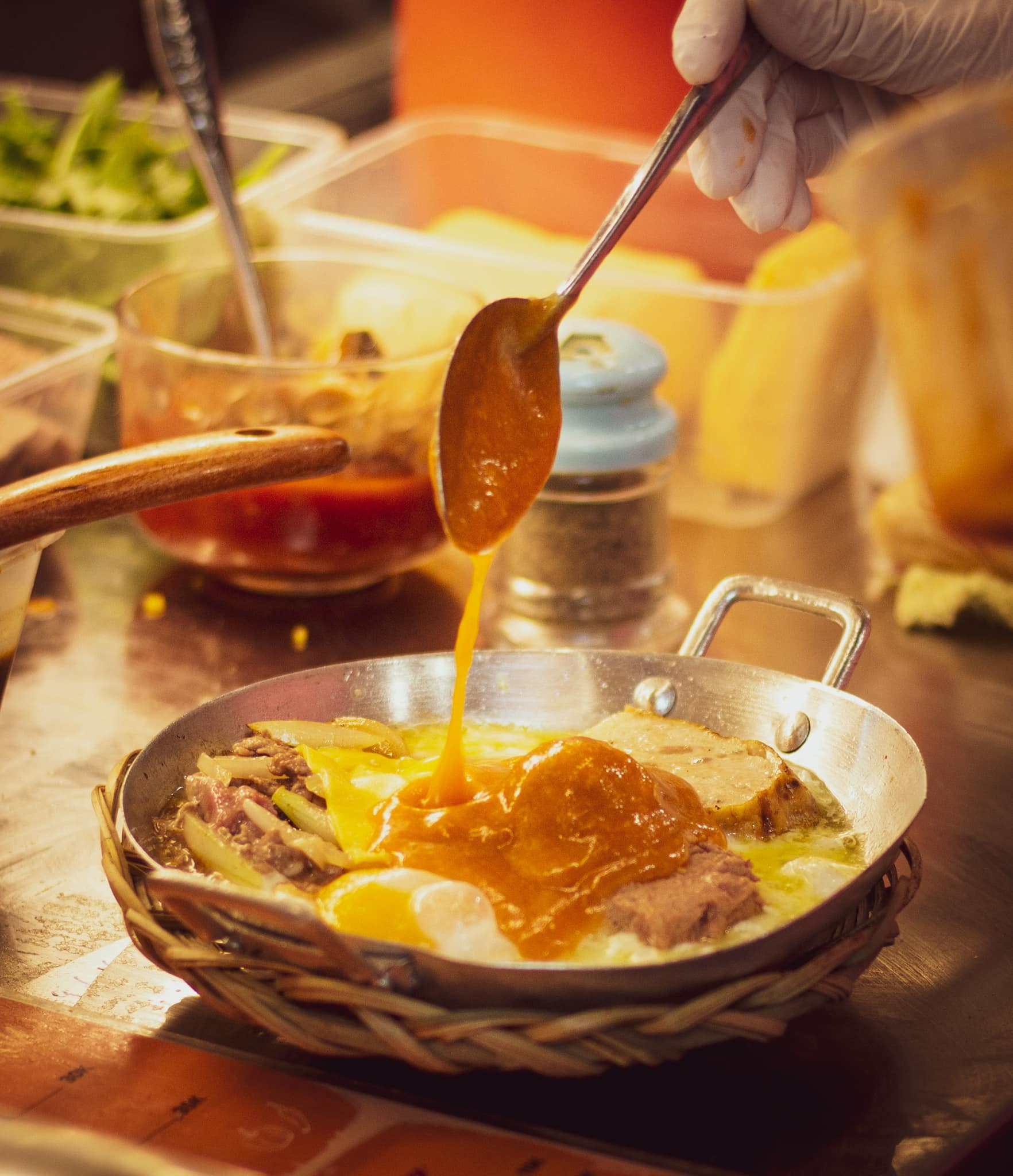 Bánh Mỳ Tuấn Tú - Tạ Quang Bửu