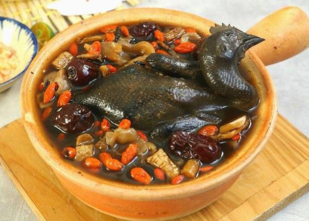 Gà Tần Họ Nguyễn - Bán Đảo Linh Đàm