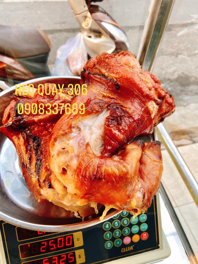 Heo Quay Xá Xíu - Ấp Chiến Lược