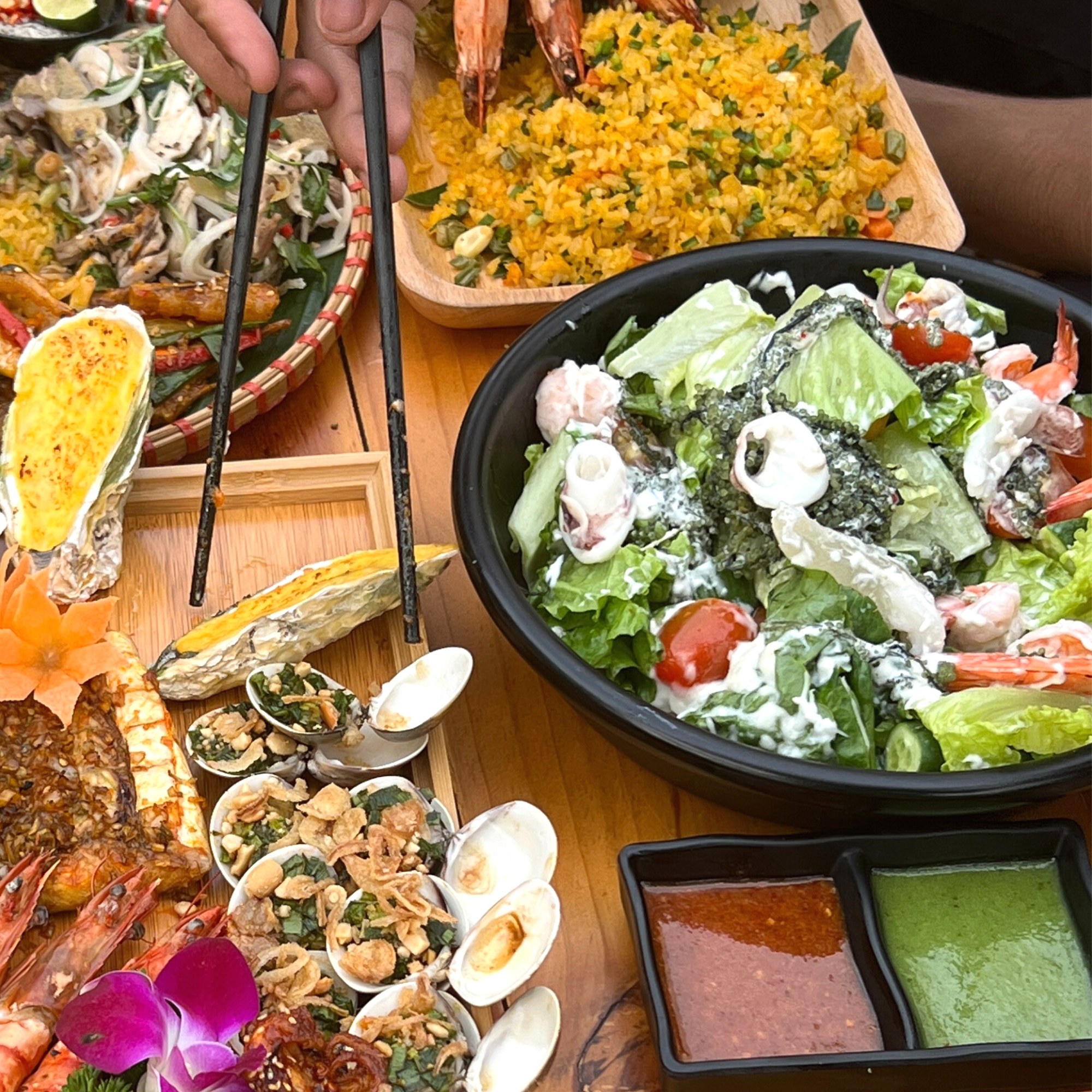 MoMo Beer Garden - Hồ Nghinh