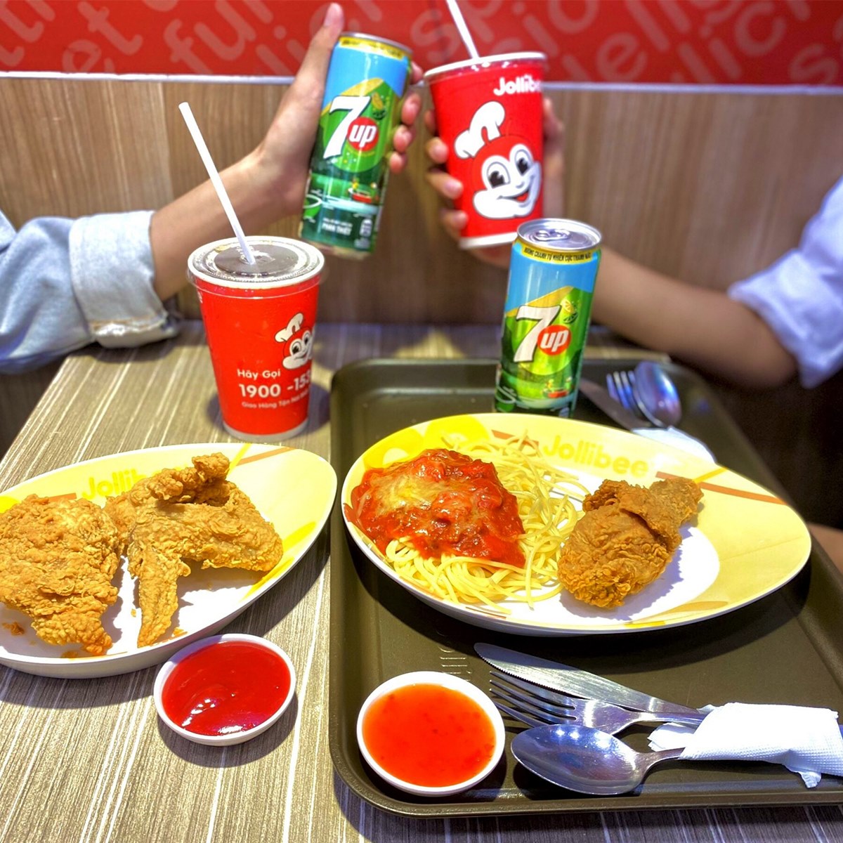 Jollibee - Trần Hưng Đạo