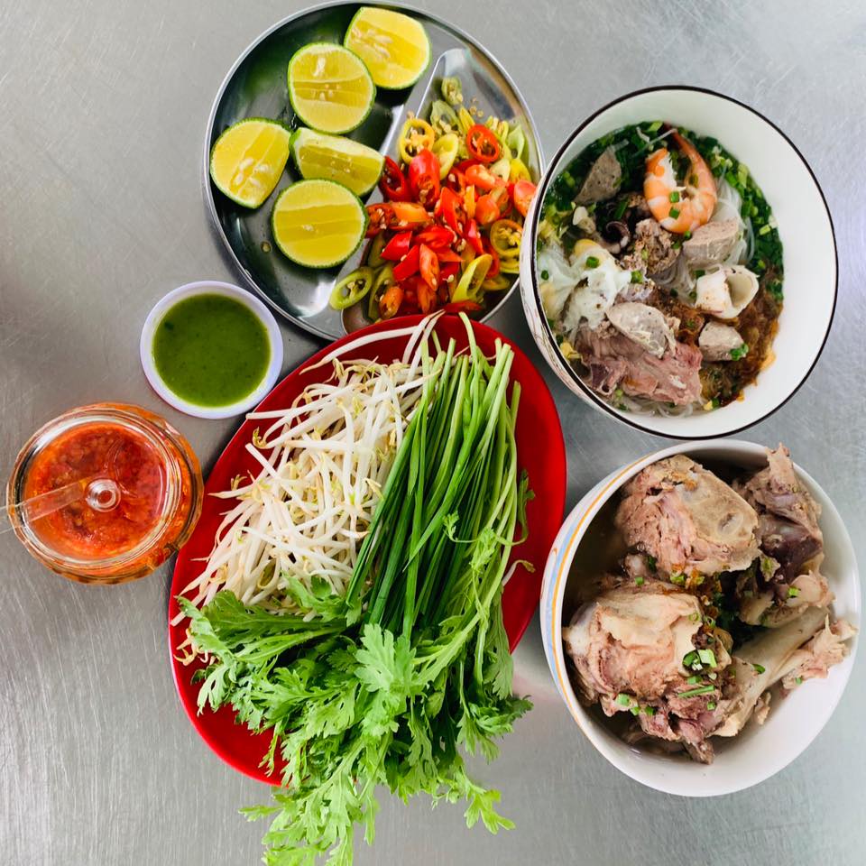 Hủ Tiếu Nam Vang Cô Ba - Lê Văn Lương