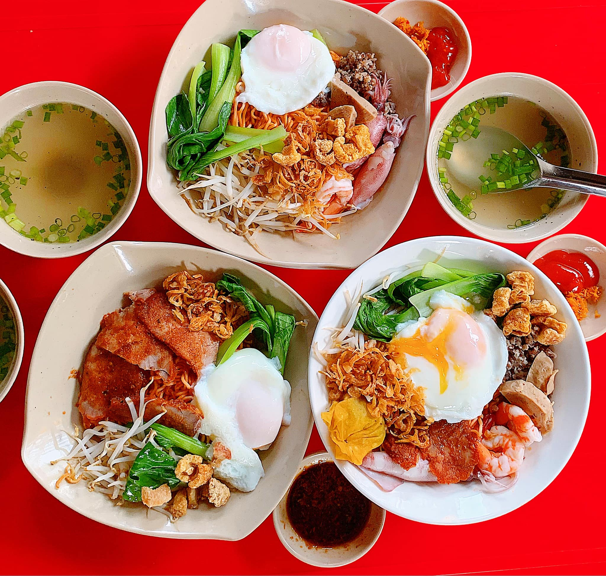 Mì Trộn Trứng Lòng Đào - Kỳ Đồng