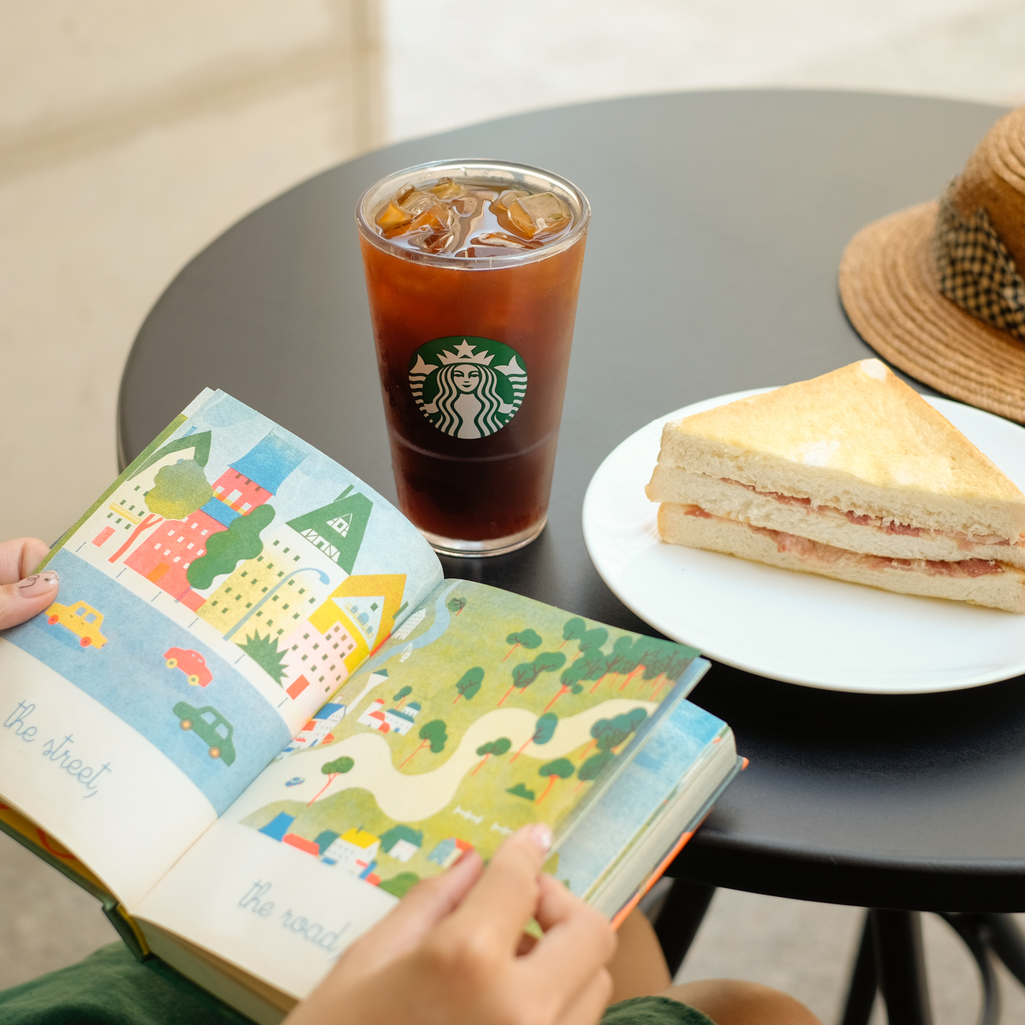 Starbucks - Thao Dien Pearl