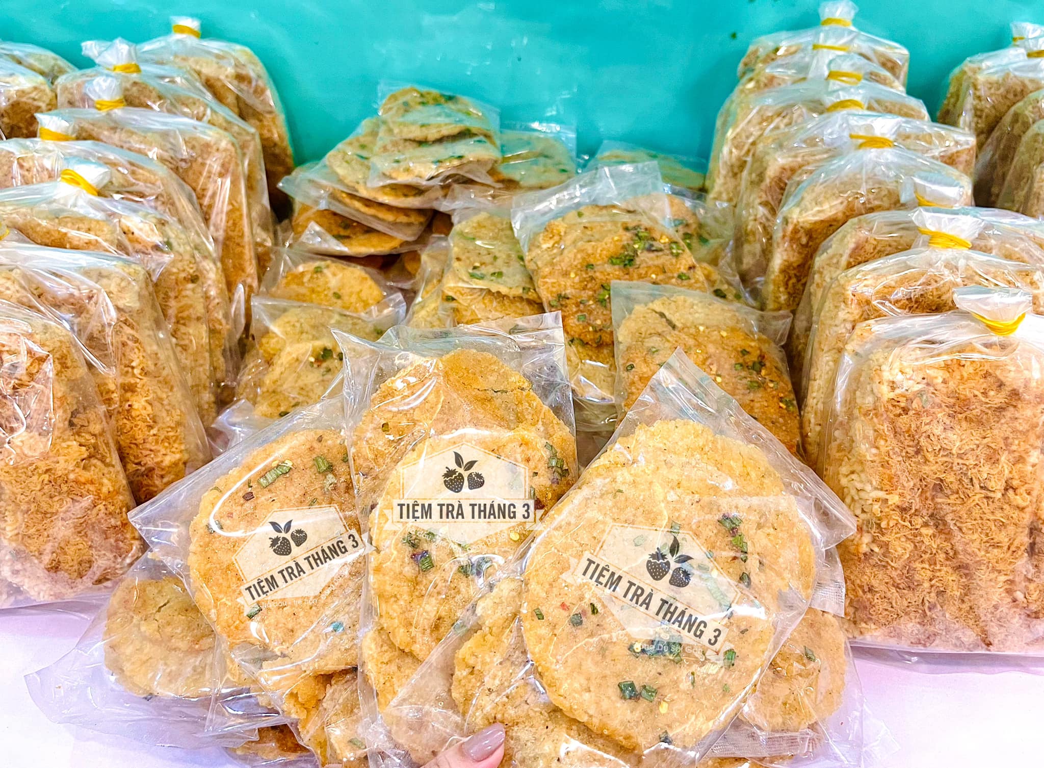 Tiệm Trà Tháng 3 - Trà Dâu & Tré Trộn Đông Du - Đội Cấn