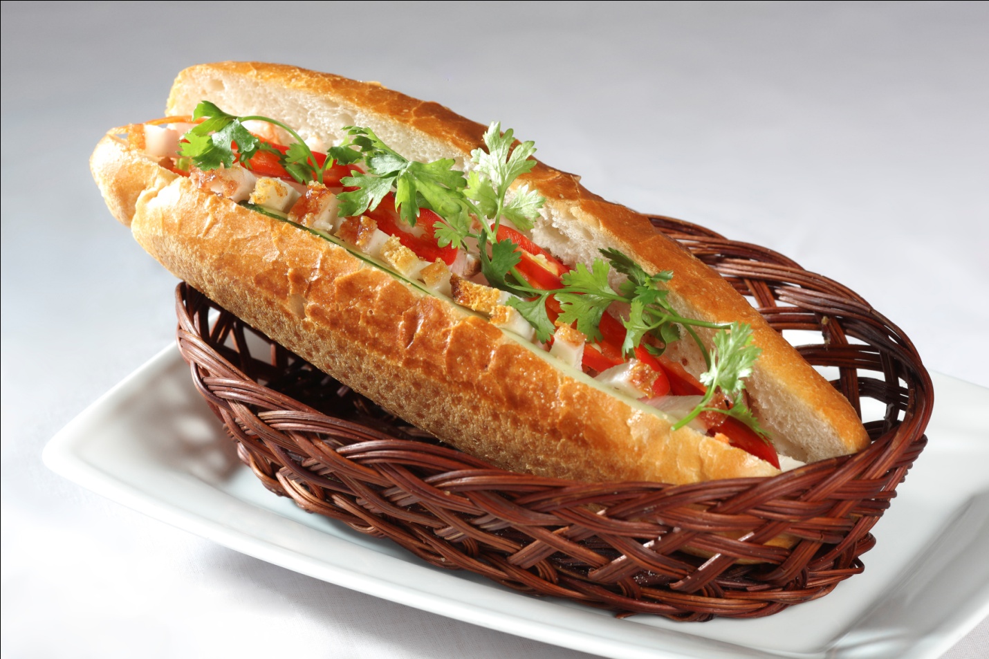 Bánh Mì Heo Quay Đình Ký - Lê Văn Lương