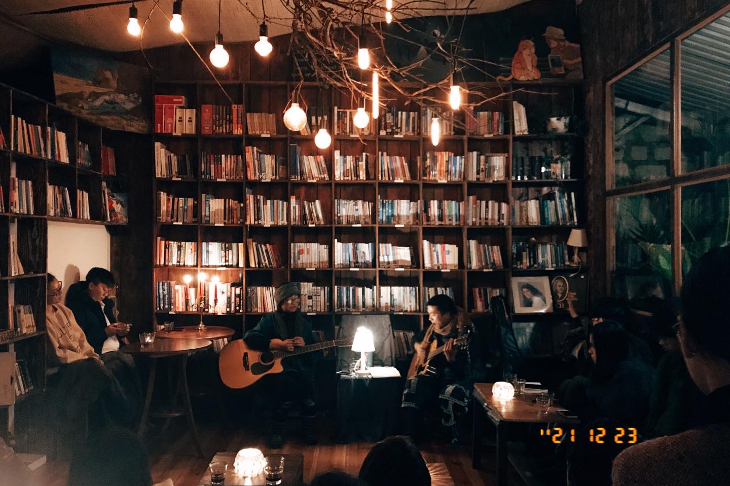 Mọt Coffee & Books - Trần Thái Tông