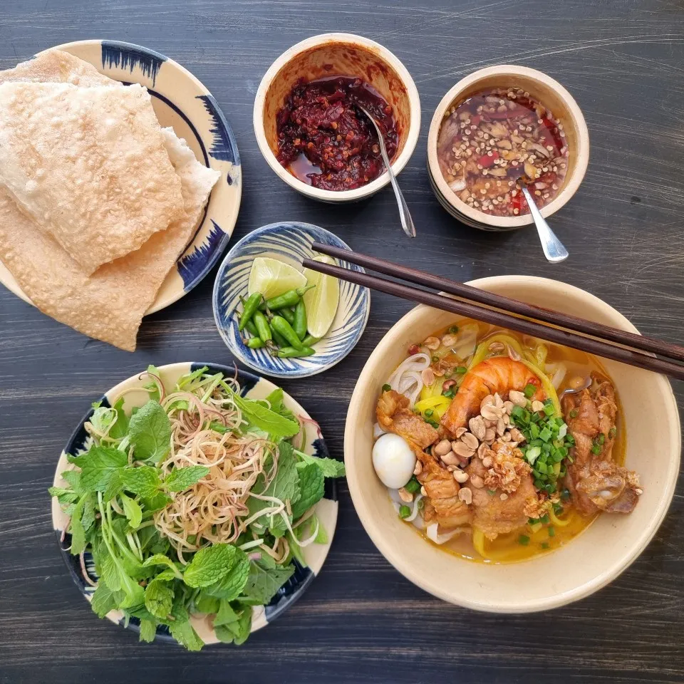Tiệm Mì Quảng Chị Một - Phan Văn Hớn