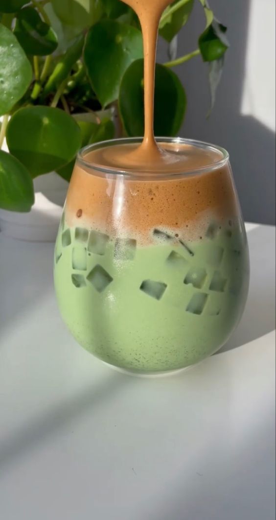 Ròm - Coffee & Trà Sữa - Hoàng Hoa Thám