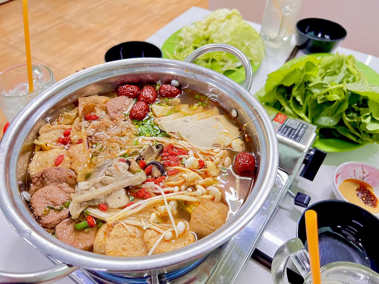 Lẩu Chay Gấu Mèo - 262 Bình Thới