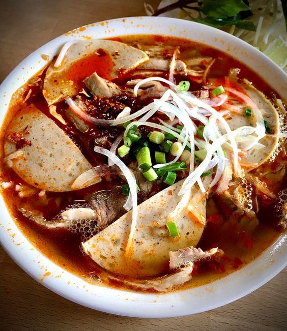 Bún Bò Huế O Diện - Bún bò - Lê Văn Lương