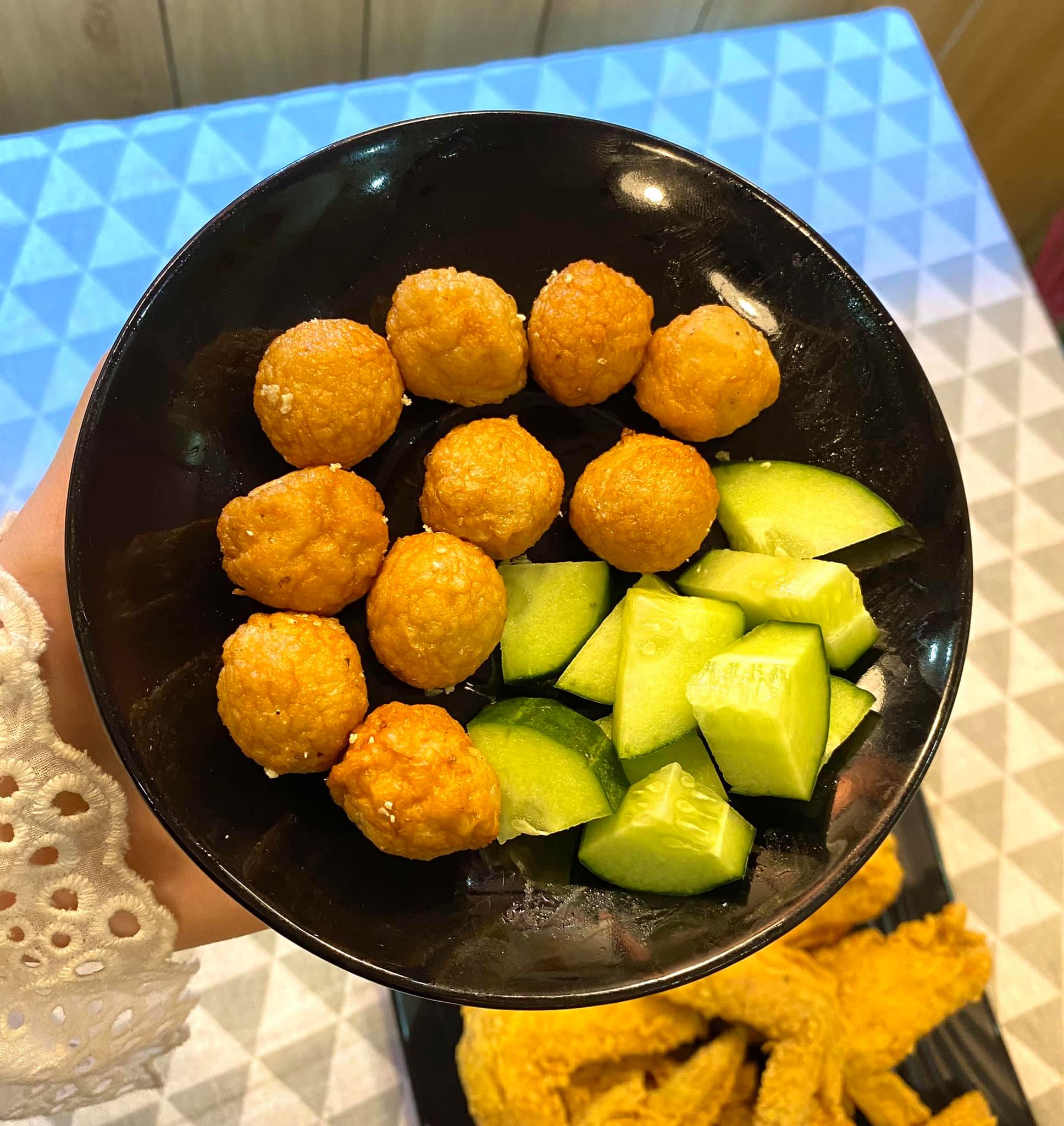 Ăn Vặt & Cá Viên Chiên Nhà Gấu - Dương Quảng Hàm