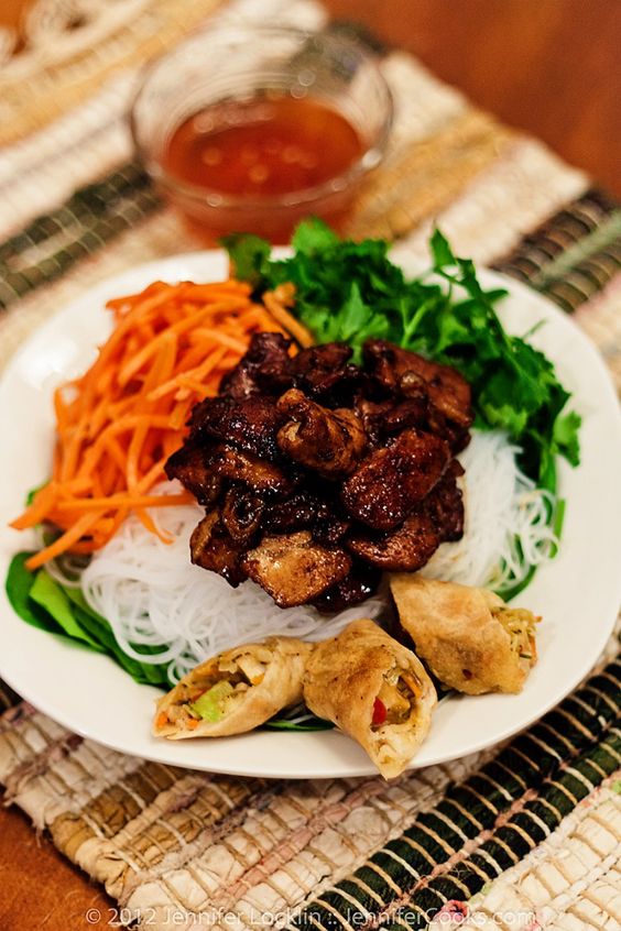 Cô Duyên 3 - Cơm Tấm & Bún Thịt Nướng - Nguyễn Du