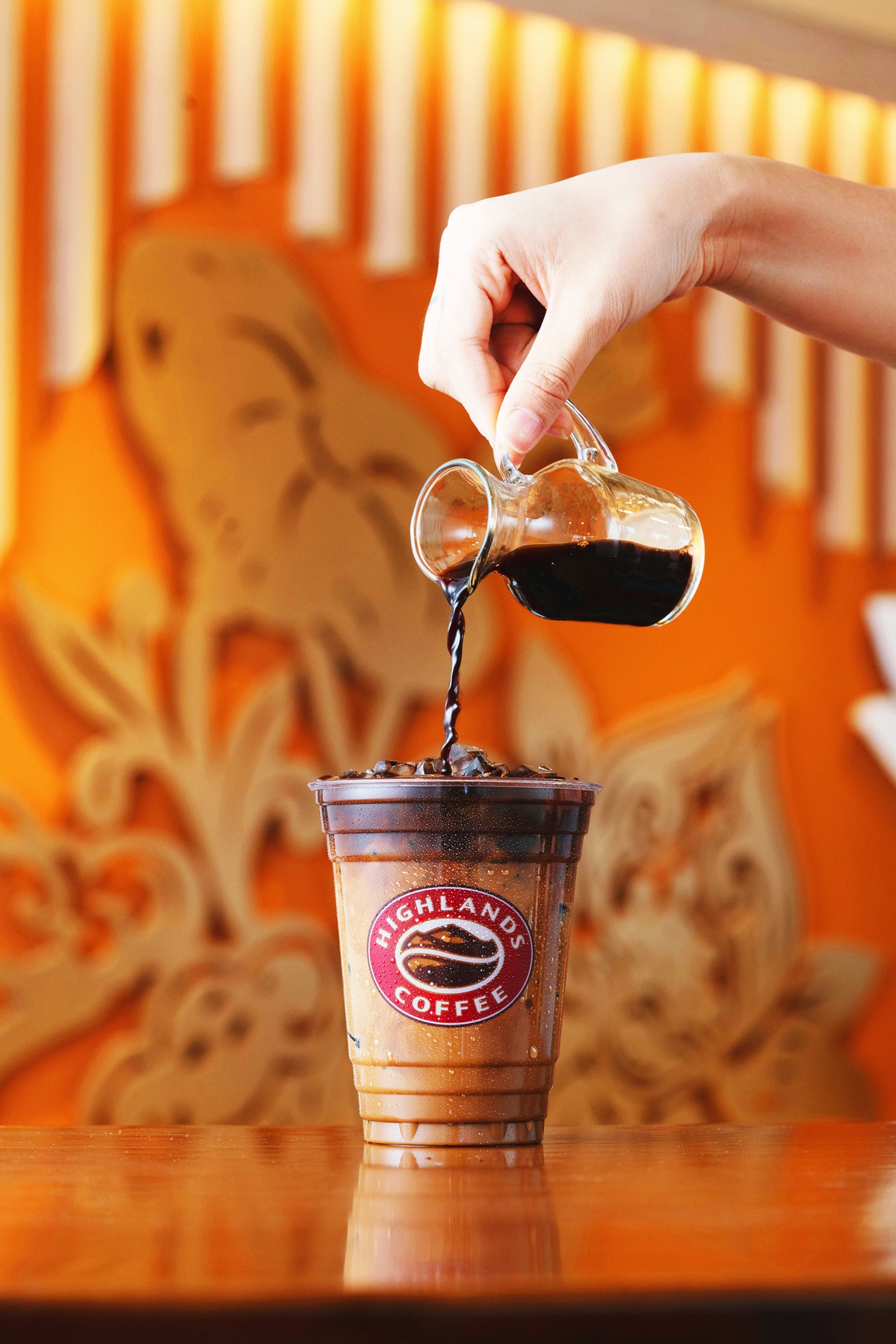 Highlands Coffee - 220 Điện Biên Phủ