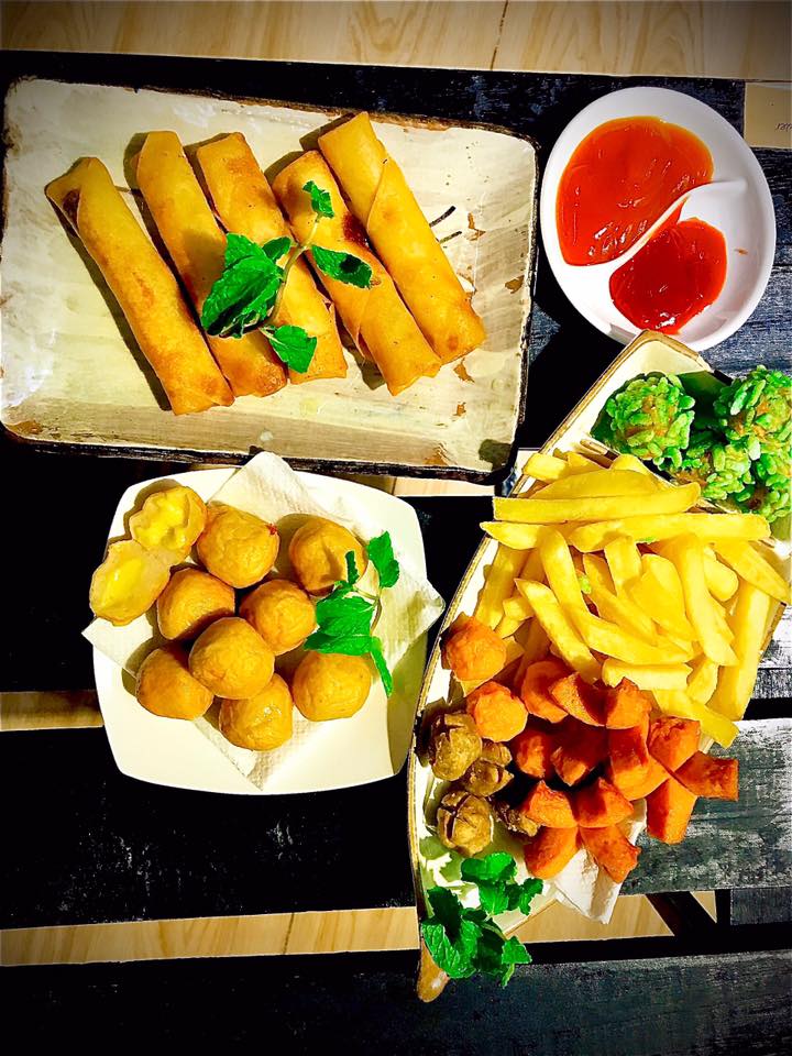 La Coffee & Flower - Kênh Tân Hoá