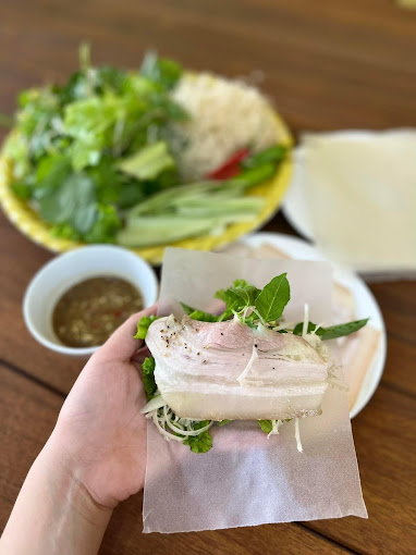 Bà Hiếu - Thịt Heo Hấp Cuốn Bánh Tráng - Đào Duy Từ