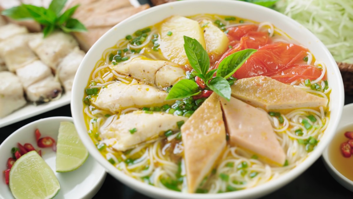 Bún Chả Cá Tam Giác - Dũng Sĩ Thanh Khê