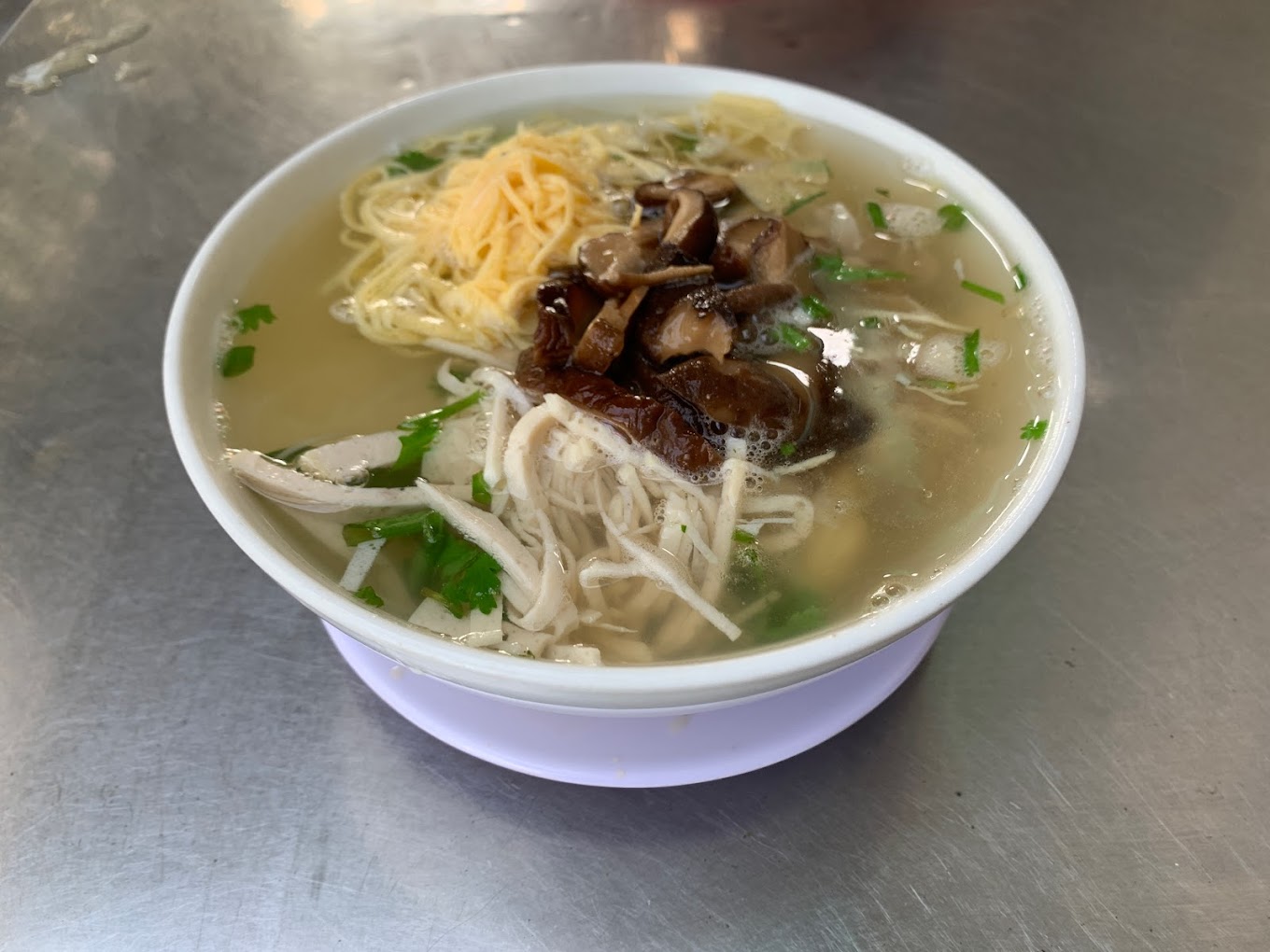 Linh Trang Anh - Phở Gà & Bún Thang - Lê Văn Lương