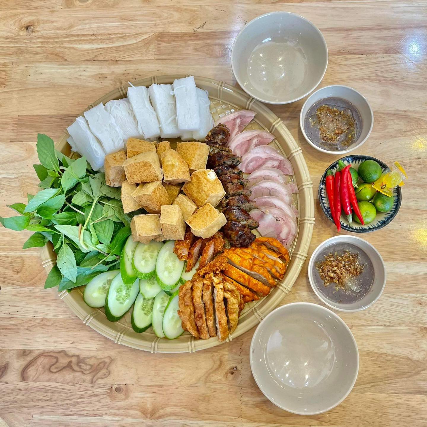 Hải Thủy - Bún Đậu Mắm Tôm - Dương Văn Lâm