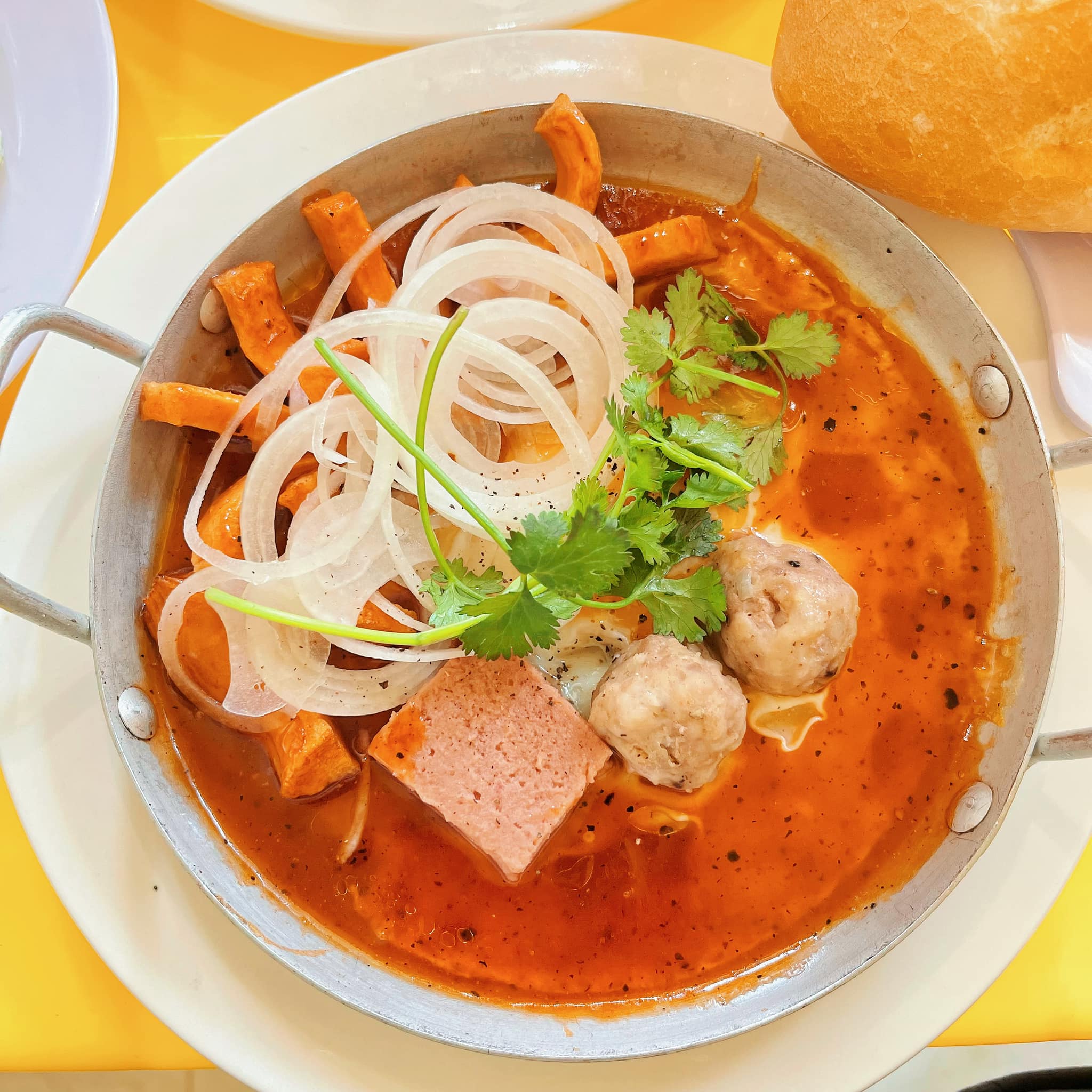 Bánh Mì Chảo - Ngõ Tự Do