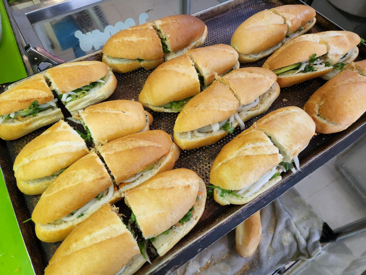 Bánh Mì Cô Út - Đường Số 15