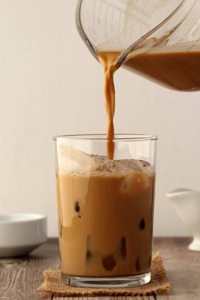 Tiệm Cà Phê Ngộ Cố Nhân - Liễu Giai