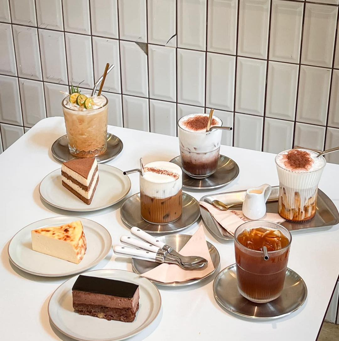 Reply 1988 Cafe - Lê Hồng Phong