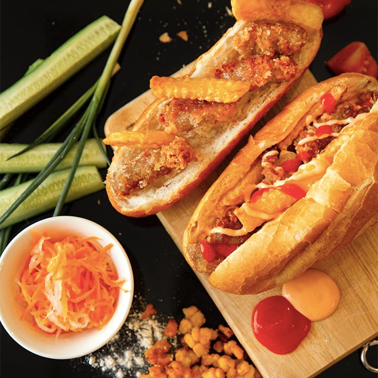 Bánh Mì Ba Hoàng - Thịt Nướng Lu & Xiên Nướng