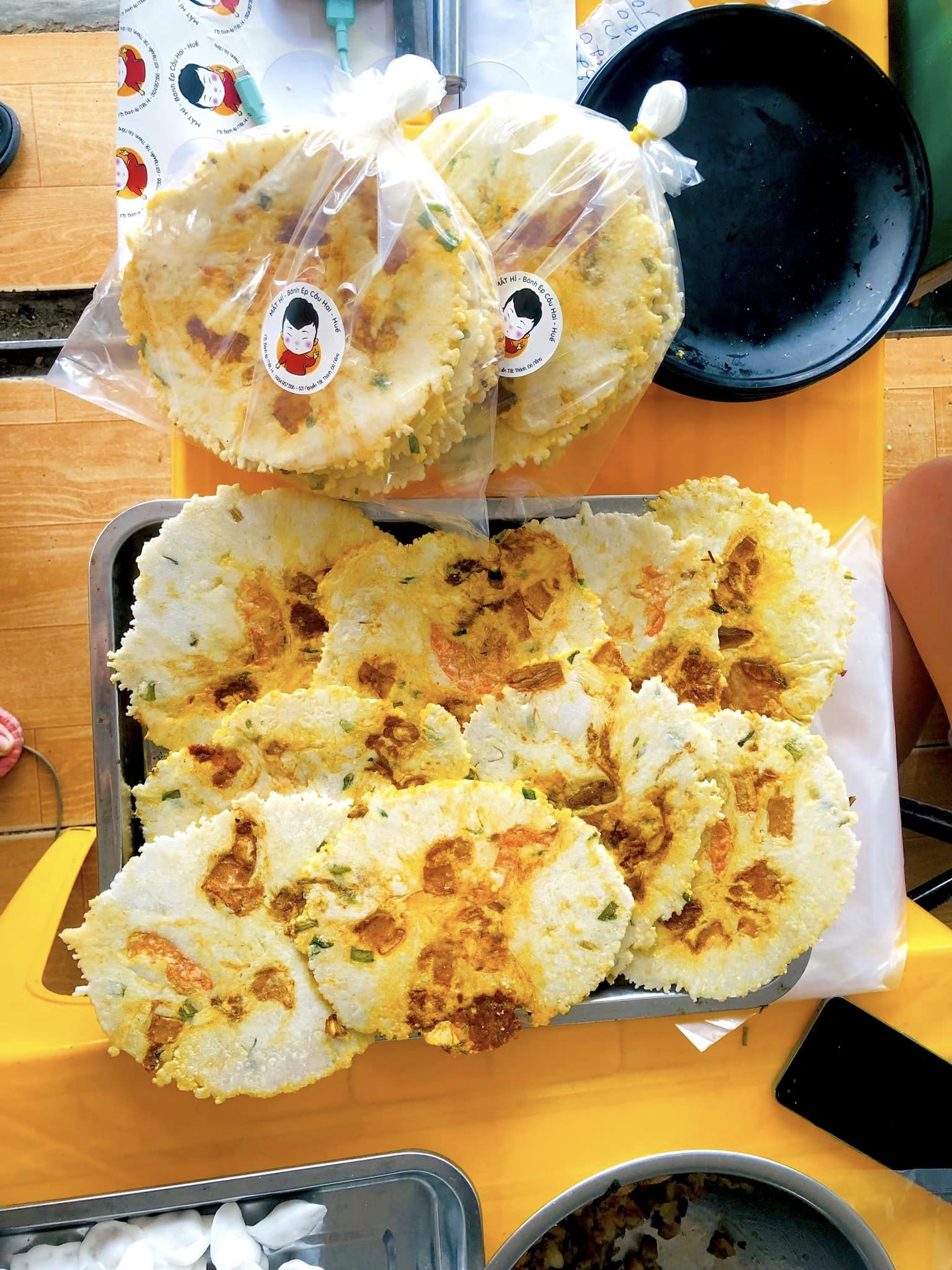 Bánh Ép Mắt Hí - Bánh Ép - Nguyễn Tất Thành