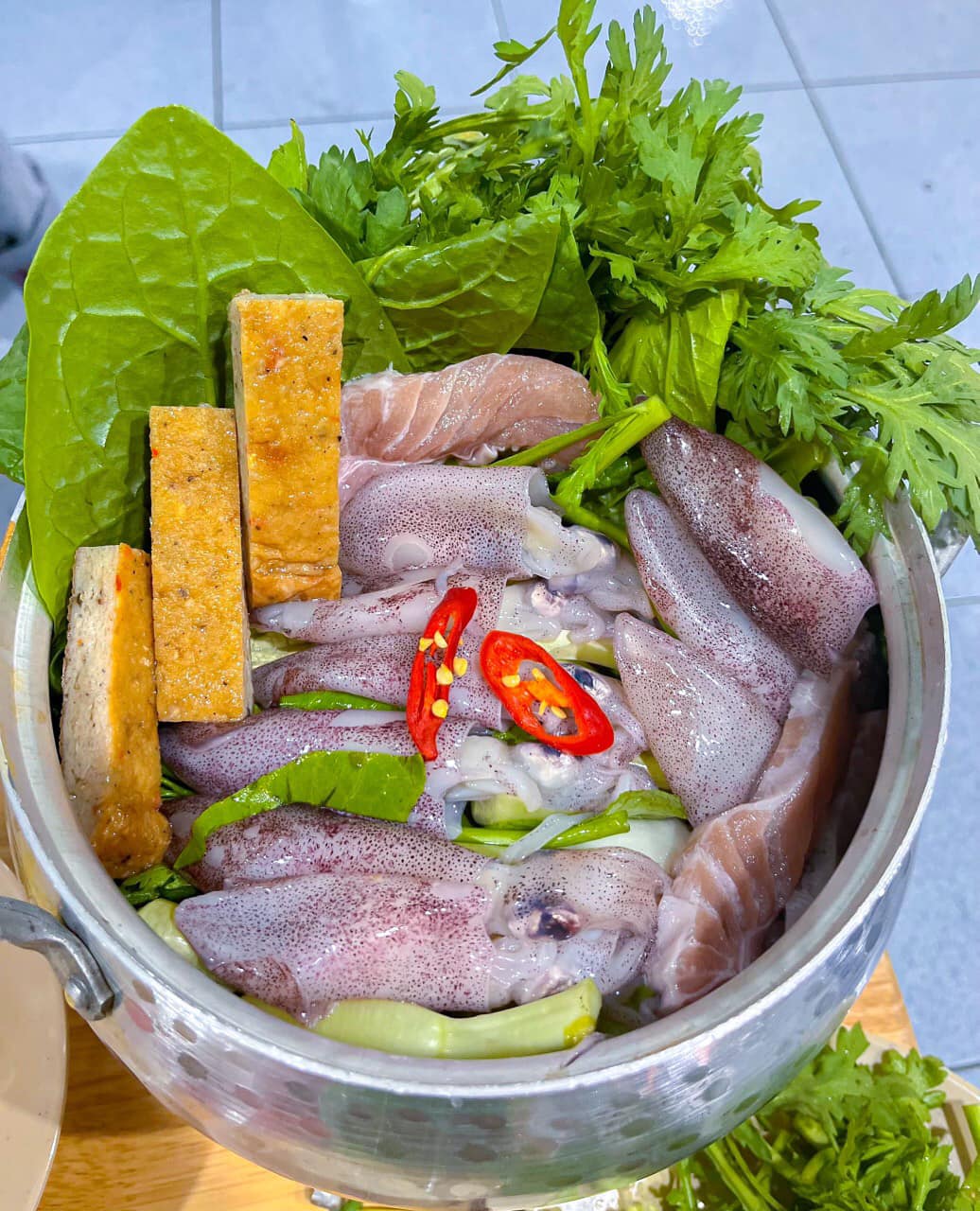 DC Food - Quán Lẩu Mực - Nguyễn Phúc Chu
